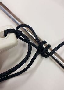 LITTEÄ LEPUUTTAJANKÖYSI 40MM SILMUKALLA, 2M, HALK. 8MM, MUSTA