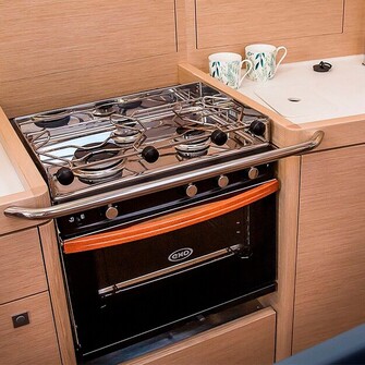 ALLURE 3-LIEKKINEN KAASULIESI/UUNI