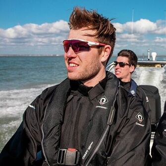 CREWFIT 165N SPORT PAUKKULIIVI, MUSTA/HARMAA