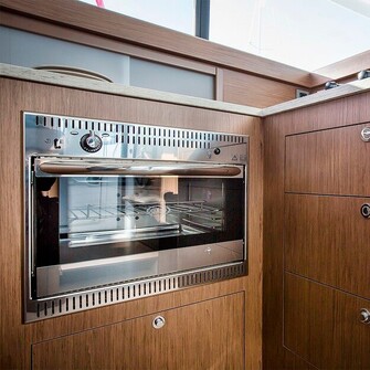 GOURMET UUNI GRILLITOIMINNOLLA, UPOTETTAVA