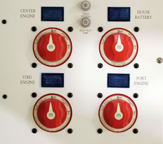 M-SARJAN MINI ON-OFF PÄÄVIRTAKYTKIN, PUNAINEN