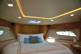 MIRAGE LED-KOHDEVALO LASIKEHYKSELLÄ, RGBW