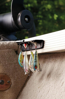 TACKLE TITAN MINI VIEHETELINE MUSTA