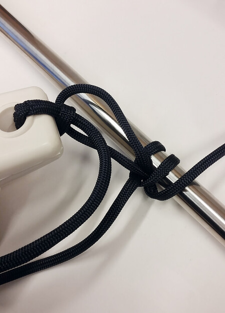 LITTEÄ LEPUUTTAJANKÖYSI 40MM SILMUKALLA, 2M, HALK. 8MM, HARMAA