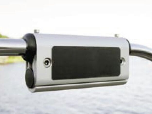 PERÄMOOTTORIKIINNIKE ALUMIINIA